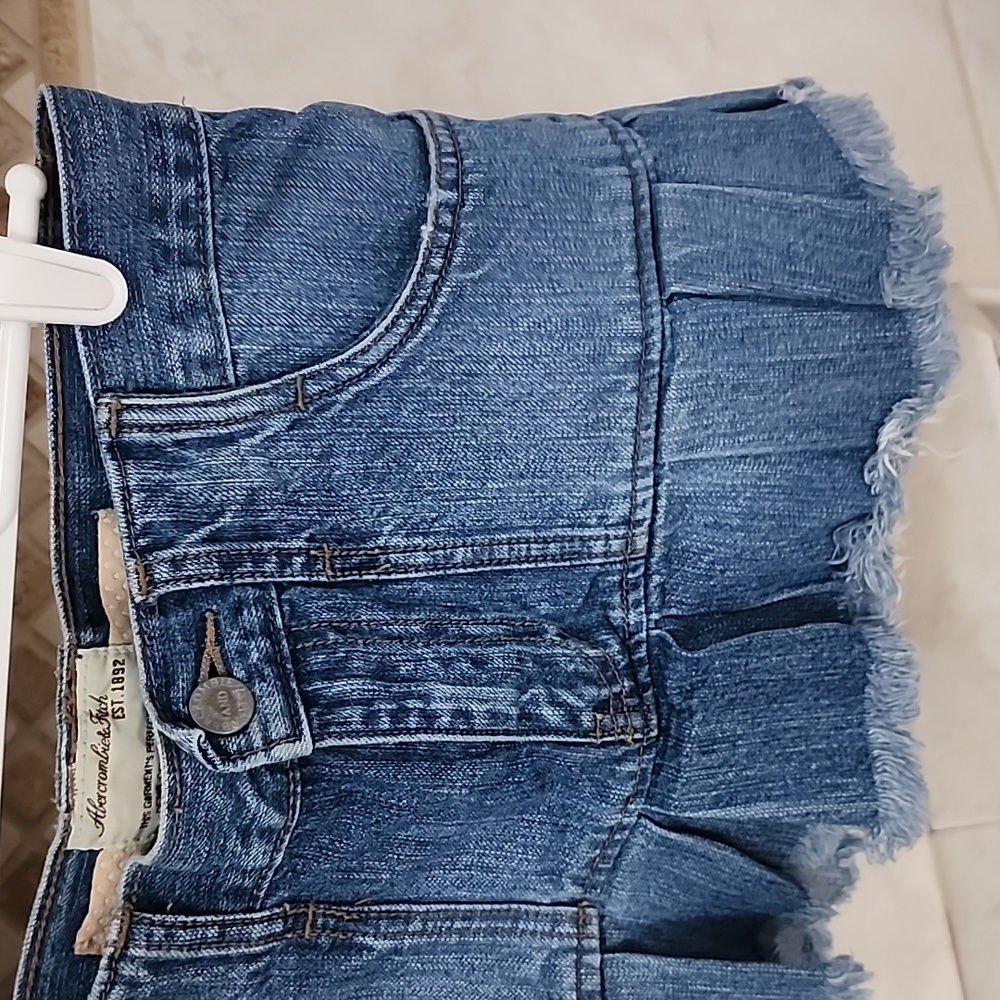 💙 ABERCROMBIE Ruffle Denim Mini Skirt 💙 - Picture 3 of 11